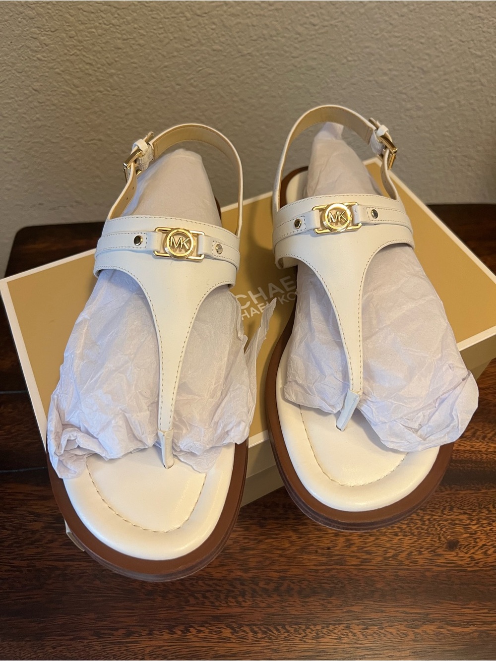 Michael Kors Mandy White Leather Thong Sandals with Gold Logo like new, used onc